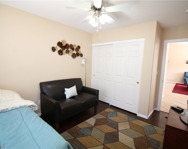 2310 Ashdale Way - Photo Thumbnail 12