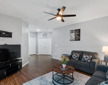 1217 Cove Palisades Drive - Photo Thumbnail 6