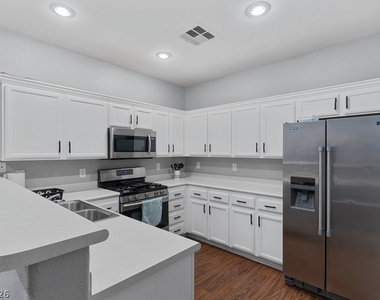 1217 Cove Palisades Drive - Photo Thumbnail 10
