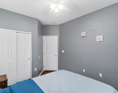 1217 Cove Palisades Drive - Photo Thumbnail 16