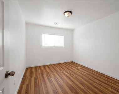 8217 Time Machine Avenue - Photo Thumbnail 16