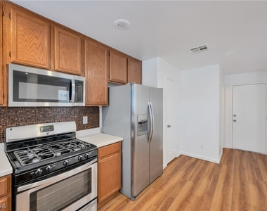 8217 Time Machine Avenue - Photo Thumbnail 8