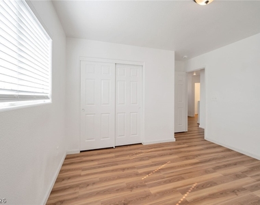 8217 Time Machine Avenue - Photo Thumbnail 18