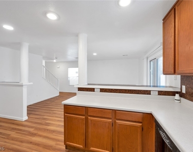 8217 Time Machine Avenue - Photo Thumbnail 9