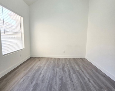 5125 W Reno Avenue - Photo Thumbnail 6