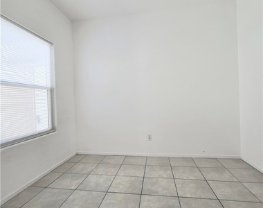 5125 W Reno Avenue - Photo Thumbnail 8