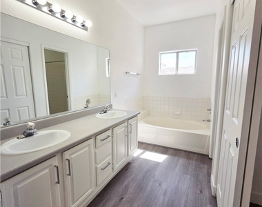 5125 W Reno Avenue - Photo Thumbnail 7