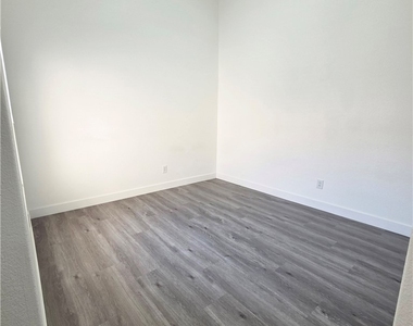 5125 W Reno Avenue - Photo Thumbnail 12