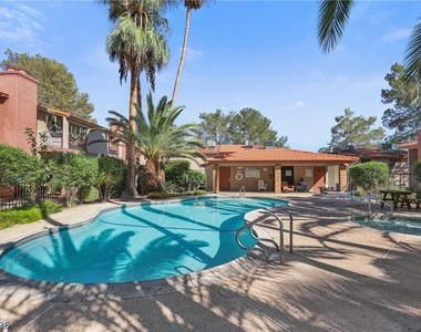 5576 W Rochelle Avenue - Photo Thumbnail 34
