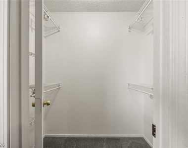 5576 W Rochelle Avenue - Photo Thumbnail 26
