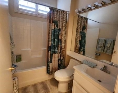 2570 Downeyville Avenue - Photo Thumbnail 10