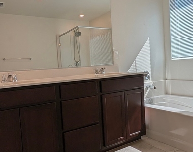 7075 Baza Avenue - Photo Thumbnail 16