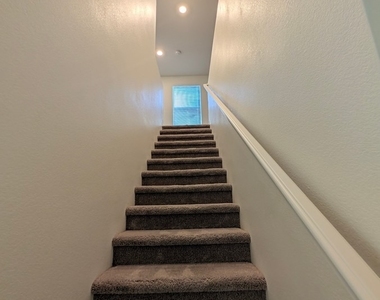 7075 Baza Avenue - Photo Thumbnail 10