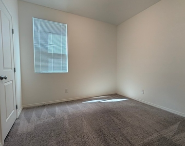 7075 Baza Avenue - Photo Thumbnail 29