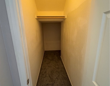 2613 Park Hyatt Avenue - Photo Thumbnail 14