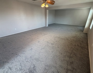 2613 Park Hyatt Avenue - Photo Thumbnail 20