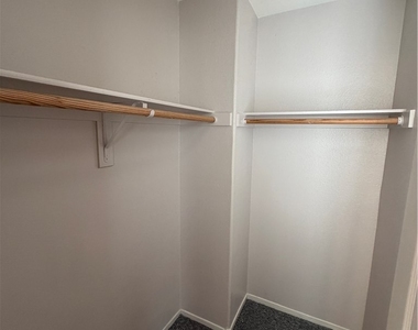 2613 Park Hyatt Avenue - Photo Thumbnail 37