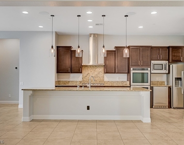 2724 Josephine Drive - Photo Thumbnail 9