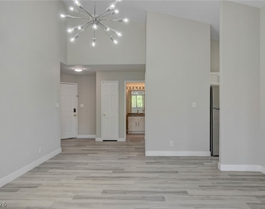 5028 S Rainbow Boulevard - Photo Thumbnail 5