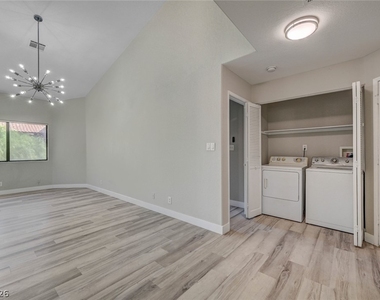 5028 S Rainbow Boulevard - Photo Thumbnail 20