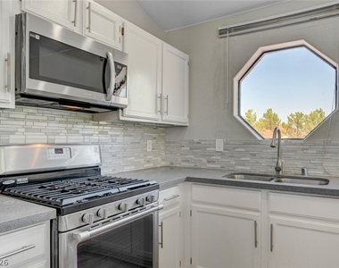 5028 S Rainbow Boulevard - Photo Thumbnail 16