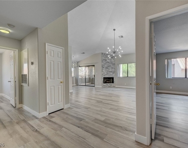 5028 S Rainbow Boulevard - Photo Thumbnail 22