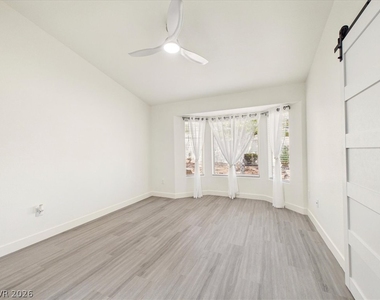 2833 Breakers Creek Drive - Photo Thumbnail 39