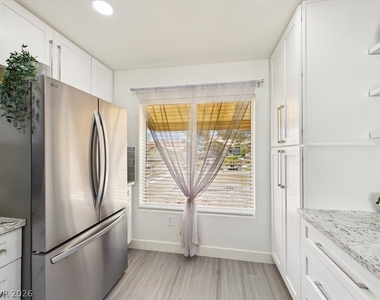 2833 Breakers Creek Drive - Photo Thumbnail 24