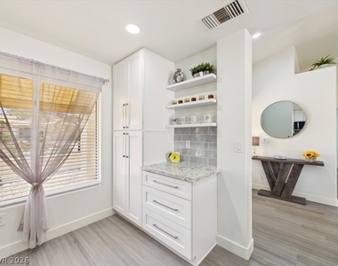 2833 Breakers Creek Drive - Photo Thumbnail 20