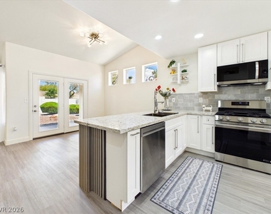 2833 Breakers Creek Drive - Photo Thumbnail 14