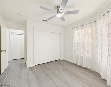 2833 Breakers Creek Drive - Photo Thumbnail 35