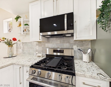 2833 Breakers Creek Drive - Photo Thumbnail 17