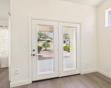 2833 Breakers Creek Drive - Photo Thumbnail 31
