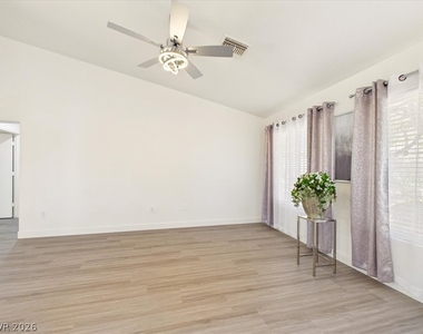 2833 Breakers Creek Drive - Photo Thumbnail 9