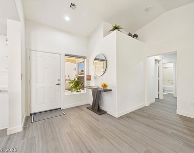 2833 Breakers Creek Drive - Photo Thumbnail 7