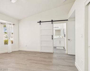 2833 Breakers Creek Drive - Photo Thumbnail 47