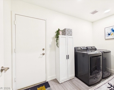 2833 Breakers Creek Drive - Photo Thumbnail 53