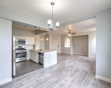10233 King Henry Avenue - Photo Thumbnail 8
