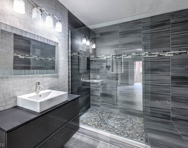 10233 King Henry Avenue - Photo Thumbnail 17