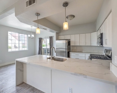 10233 King Henry Avenue - Photo Thumbnail 10