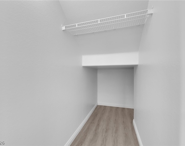 9018 Toast Avenue - Photo Thumbnail 7