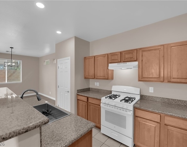 9018 Toast Avenue - Photo Thumbnail 11