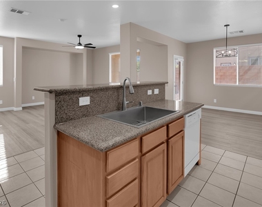 9018 Toast Avenue - Photo Thumbnail 12