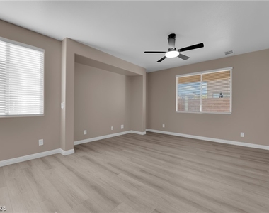 9018 Toast Avenue - Photo Thumbnail 6