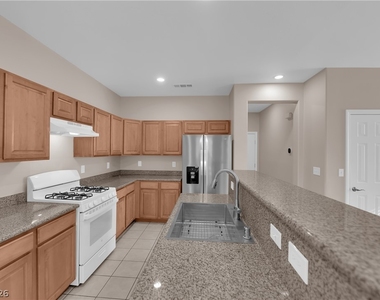 9018 Toast Avenue - Photo Thumbnail 15