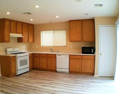6342 Eldorado Pines Avenue - Photo Thumbnail 4