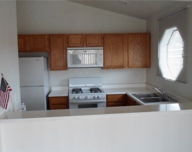 5030 Rainbow Boulevard - Photo Thumbnail 5