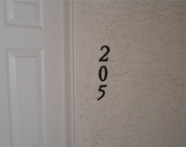 5030 Rainbow Boulevard - Photo Thumbnail 4
