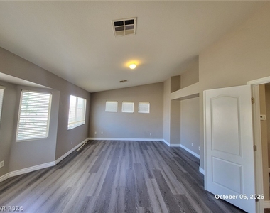112 Sierra Breeze Avenue - Photo Thumbnail 15