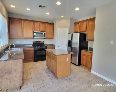 112 Sierra Breeze Avenue - Photo Thumbnail 5